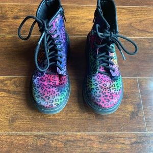 Dr Marten Delaney Tattoo rainbow boots girls 13